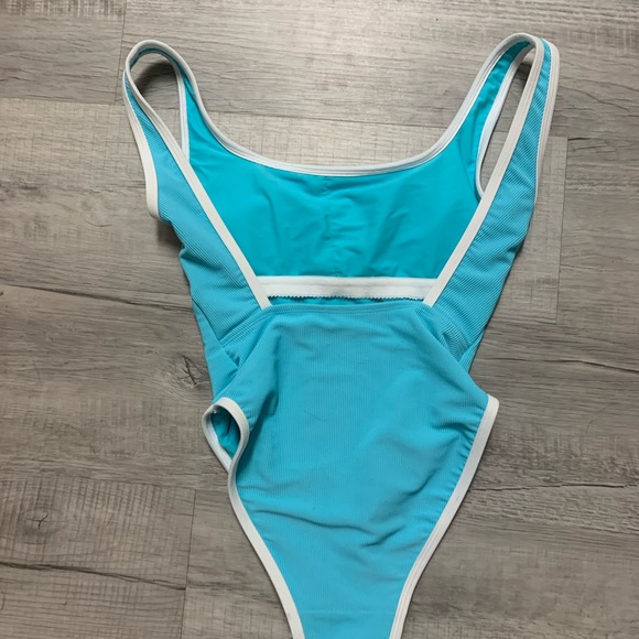 Once piece women’s bathing suit 🩱 - Picture 2 of 2